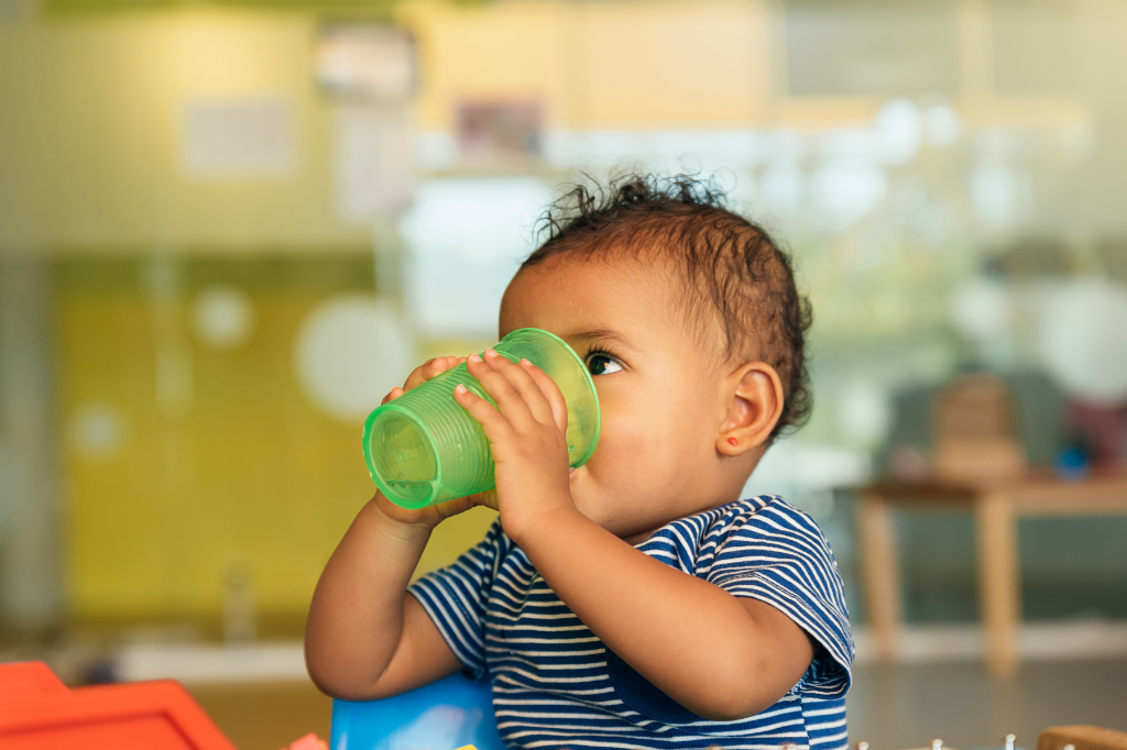 Como Introduzir o Copo de Transição para o Seu Bebê: Guia Completo