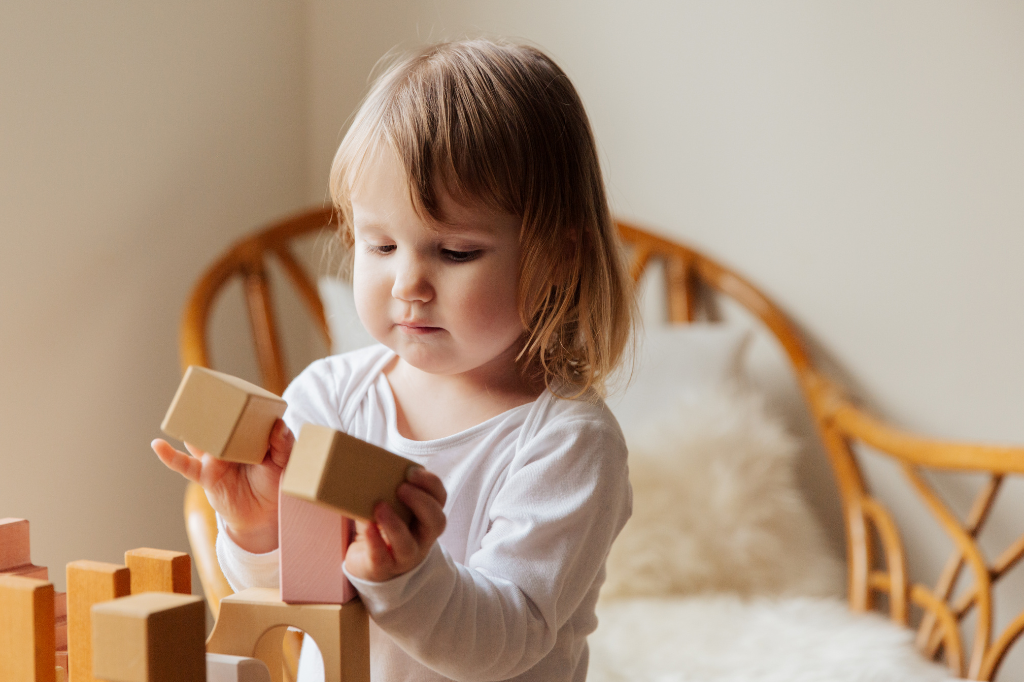 Como a Brincadeira Impacta o Desenvolvimento dos Bebês e Suas Habilidades Futuras